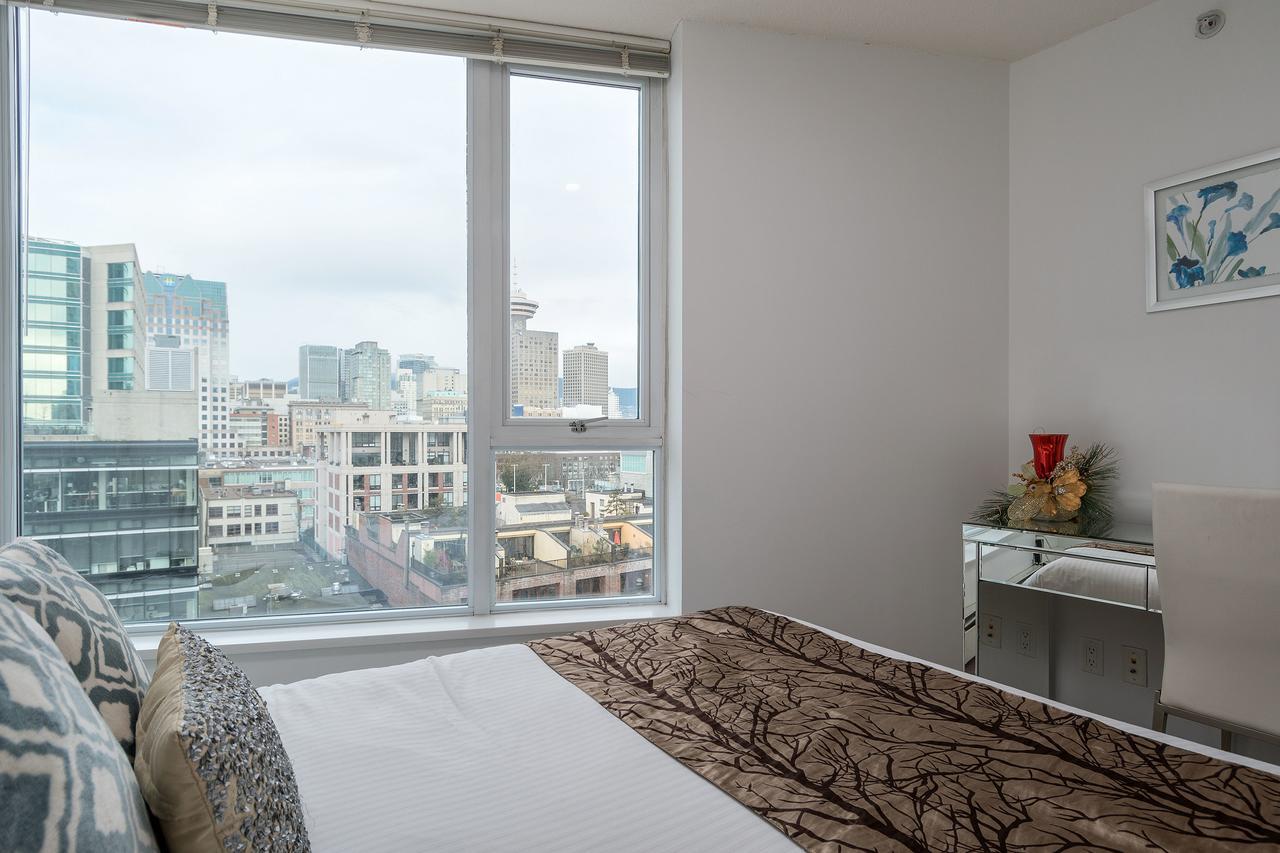 The Altitude Apartment Vancouver Exterior photo