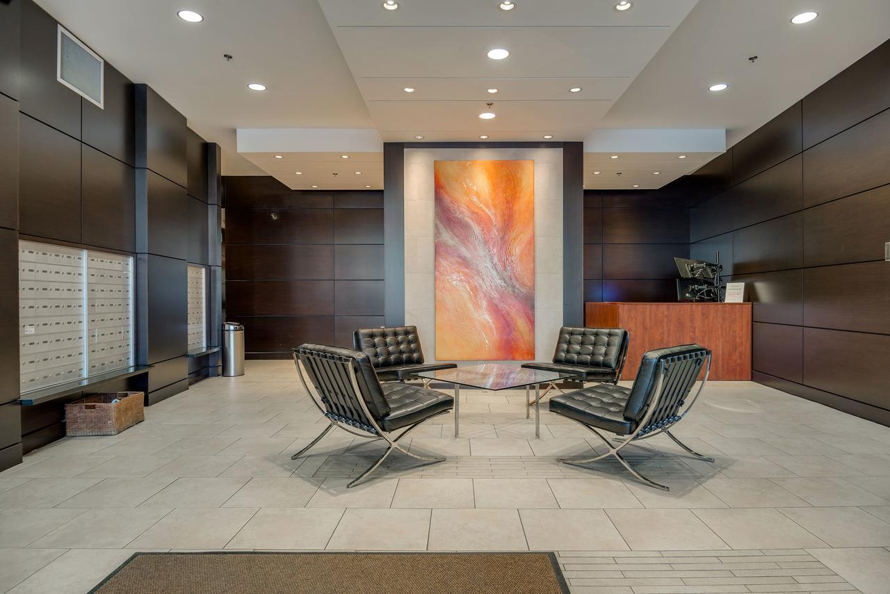 The Altitude Apartment Vancouver Exterior photo